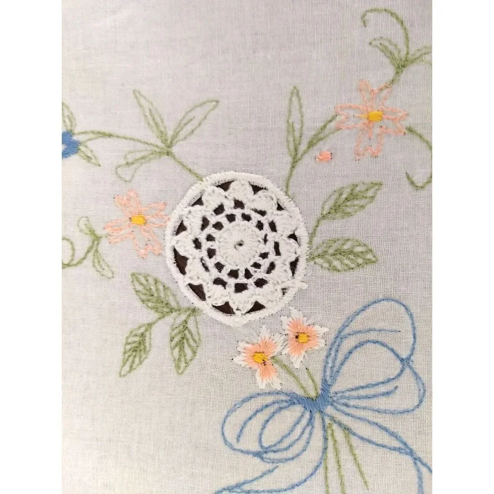VTG Embroidered White Linen Floral Teacloth TABLECLOTH & 8‎ NAPKINS Scallop Edge
